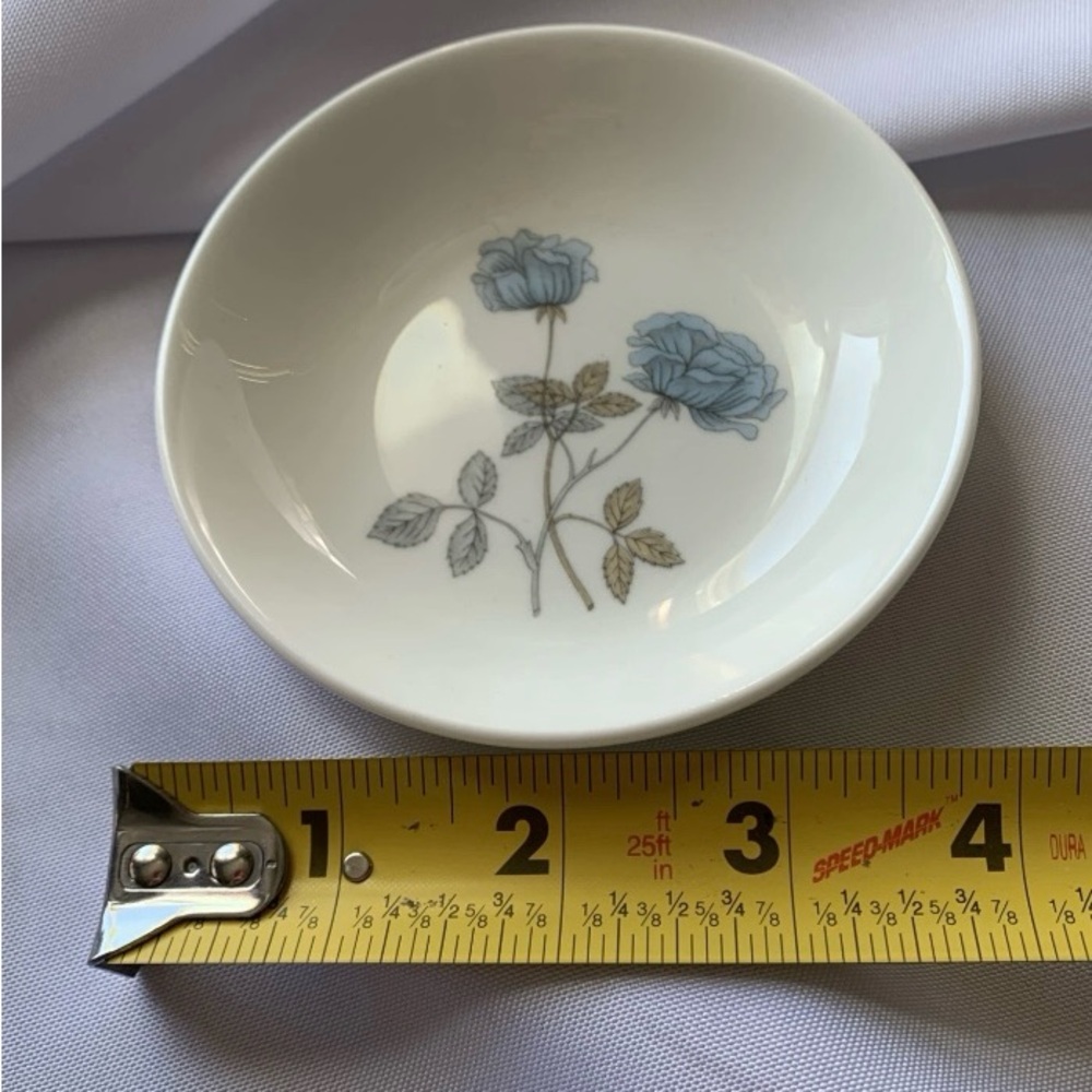 Wedgwood England Ice Rose Floral Bone China NIB 3 7/8” Round Butter Dish - Picture 4 of 4
